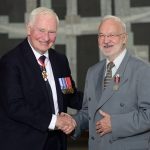 Permalink to: Le président du CSJR reçoit la Médaille du Souverain pour le bénévolat